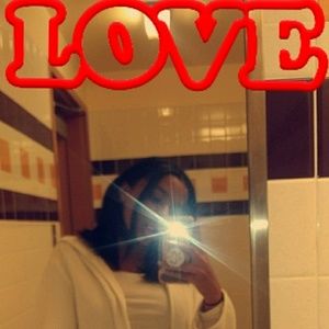 Meet your Posher, Leah